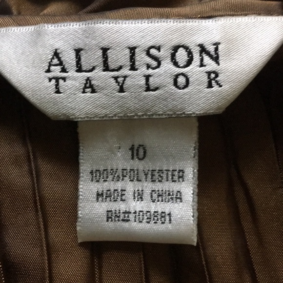 Romantic Ruffled Top - Picture 2 of 10